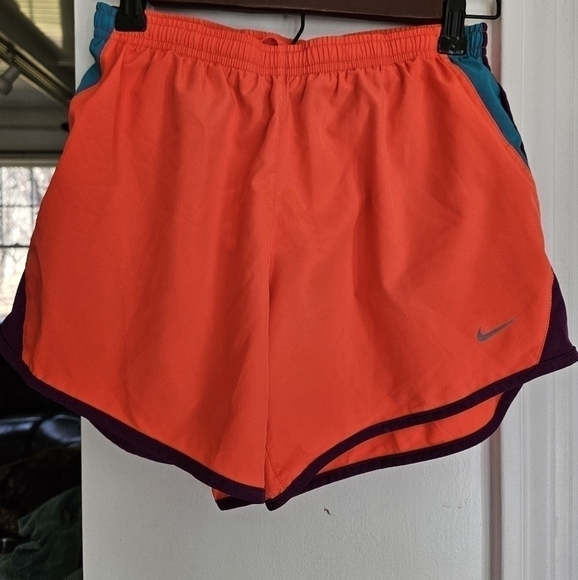 Nike dry tempo girls running shorts - Picture 1 of 7